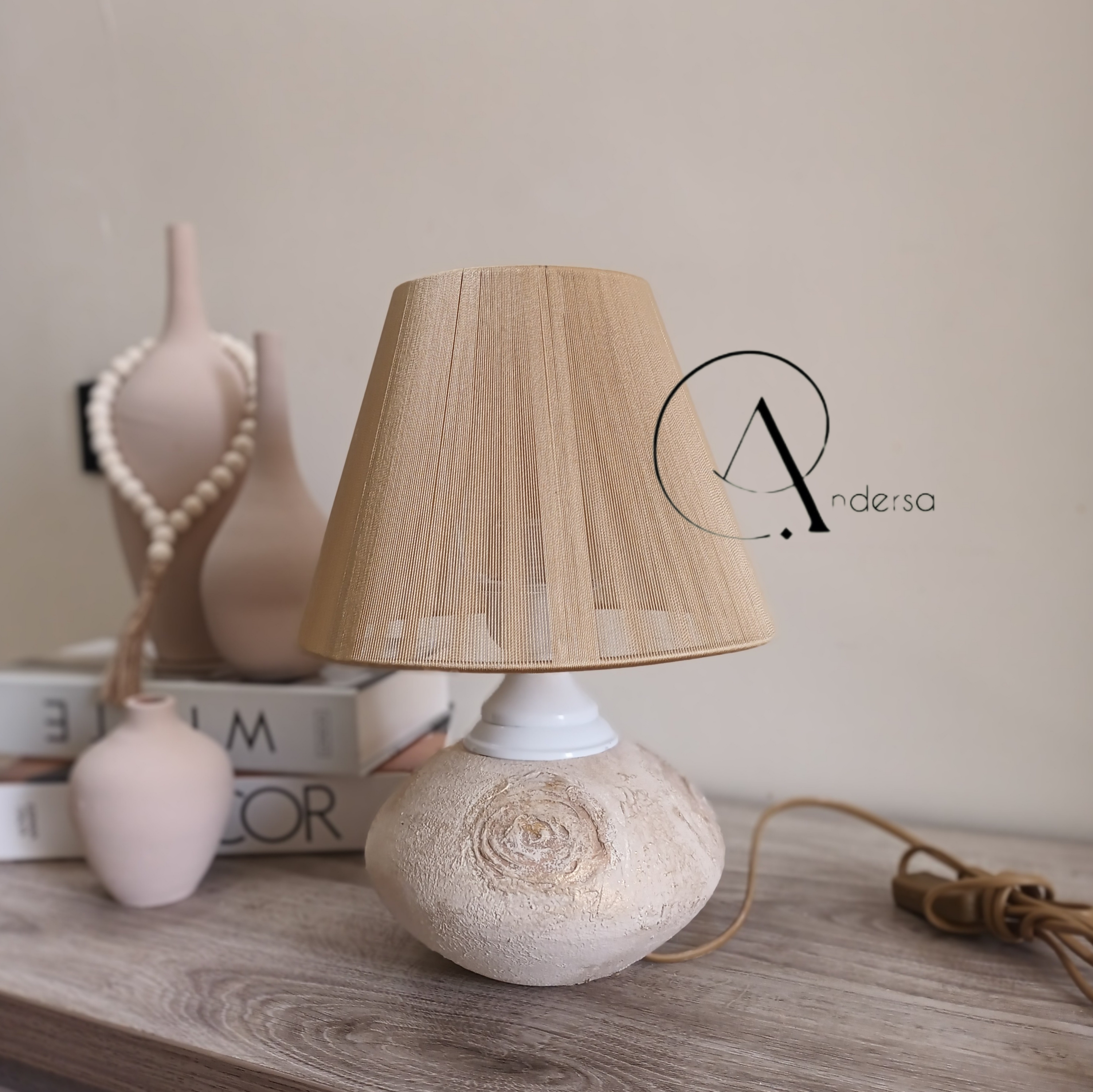 آباژور رومیزی سفالی دستساز با رنگبندی و شید نخی - مدل روژان